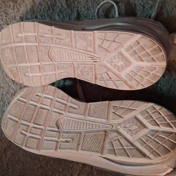 Skechers Air Cooled Memory Foam Sparkly Sneakers EUC - Picture 7 of 7